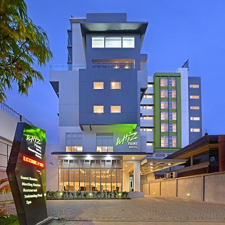 Whiz Prime Hotel Basuki Rahmat Маланг Экстерьер фото