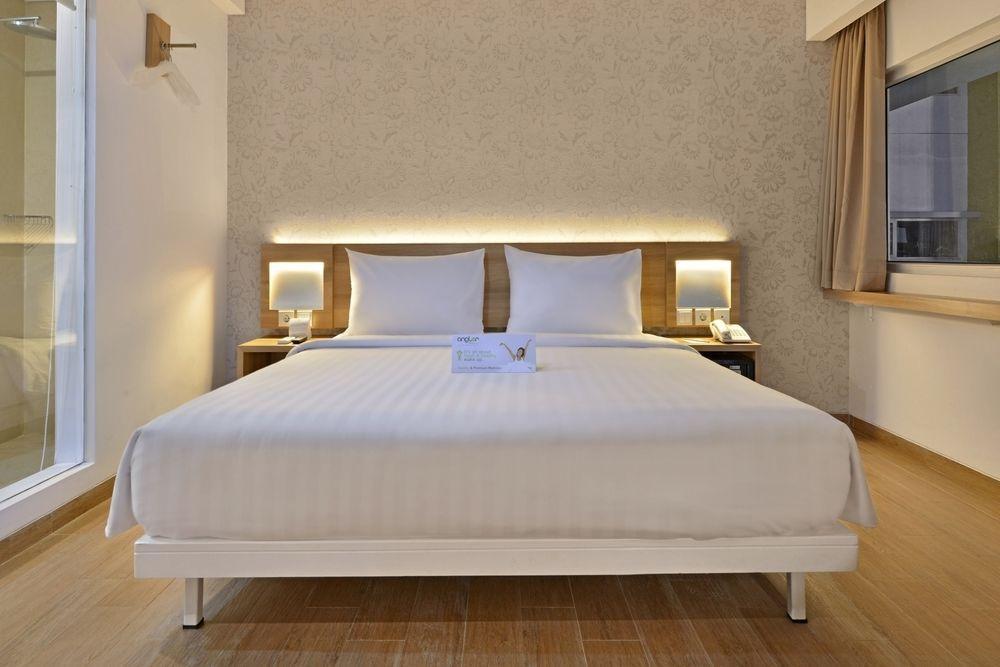 Whiz Prime Hotel Basuki Rahmat Маланг Экстерьер фото