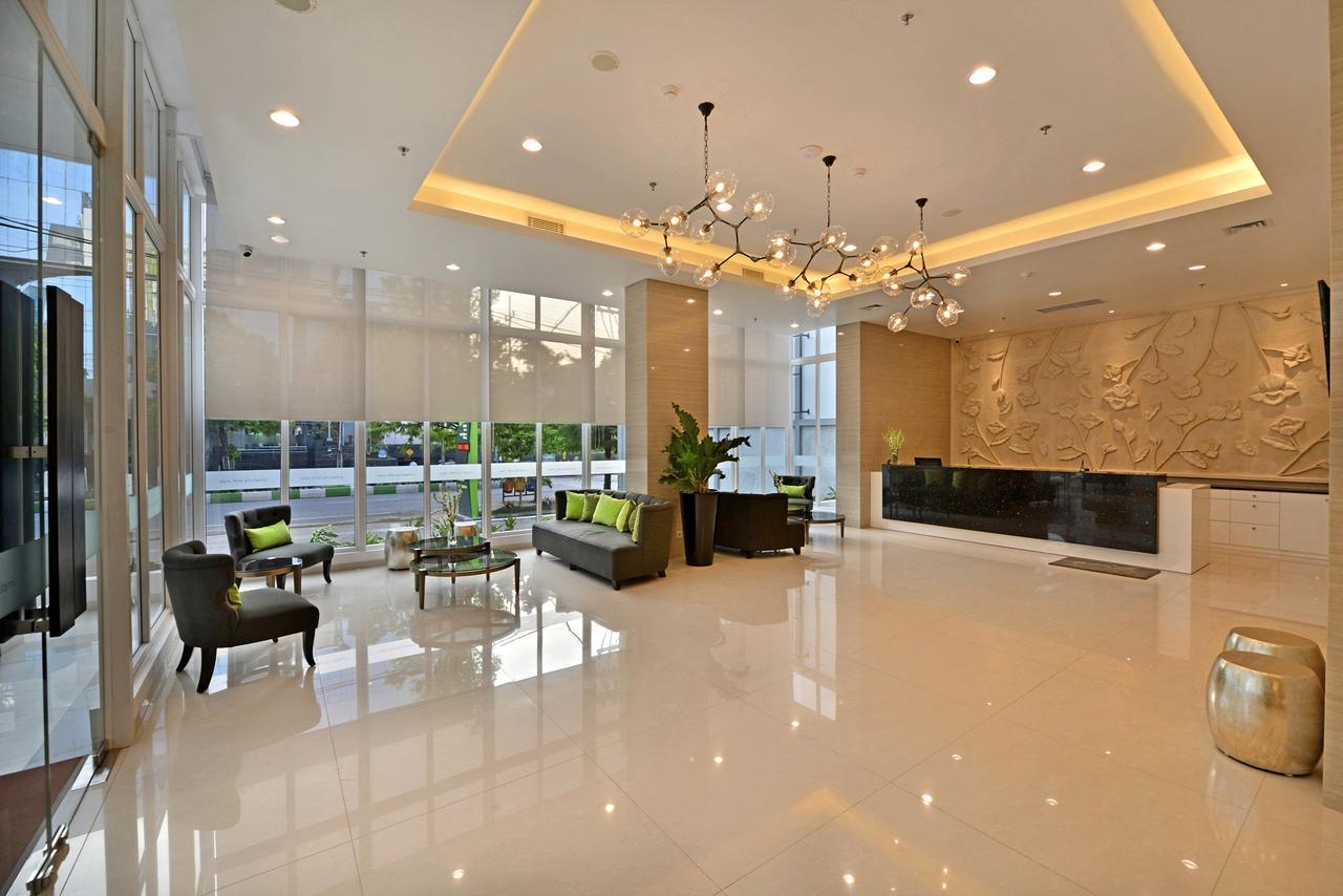 Whiz Prime Hotel Basuki Rahmat Маланг Экстерьер фото